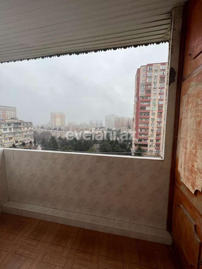 Satılır, köhnə tikili, 3 otaqlı, 90 m², Bakı, Binəqədi r, 9-cu mikrorayon q, Memar Əcəmi m.