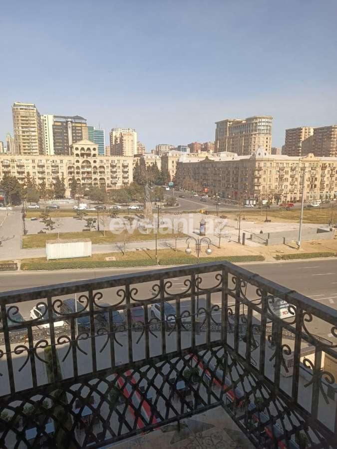 Rent, old building, 3 room, 77 m², Baku, Nasimi r, Sahil m.