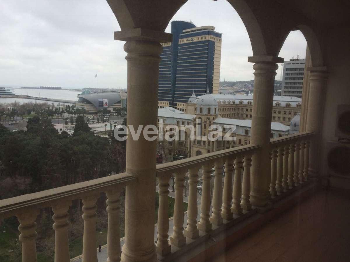 Kirayə verilir, köhnə tikili, 3 otaqlı, 120 m², Bakı, Səbail r.