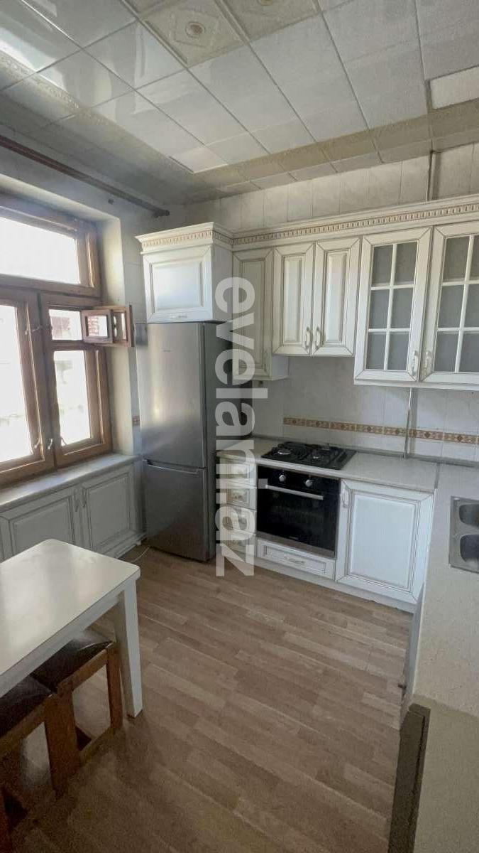 Sale, old building, 3 room, 117 m², Baku, Nasimi r, 28 may m.