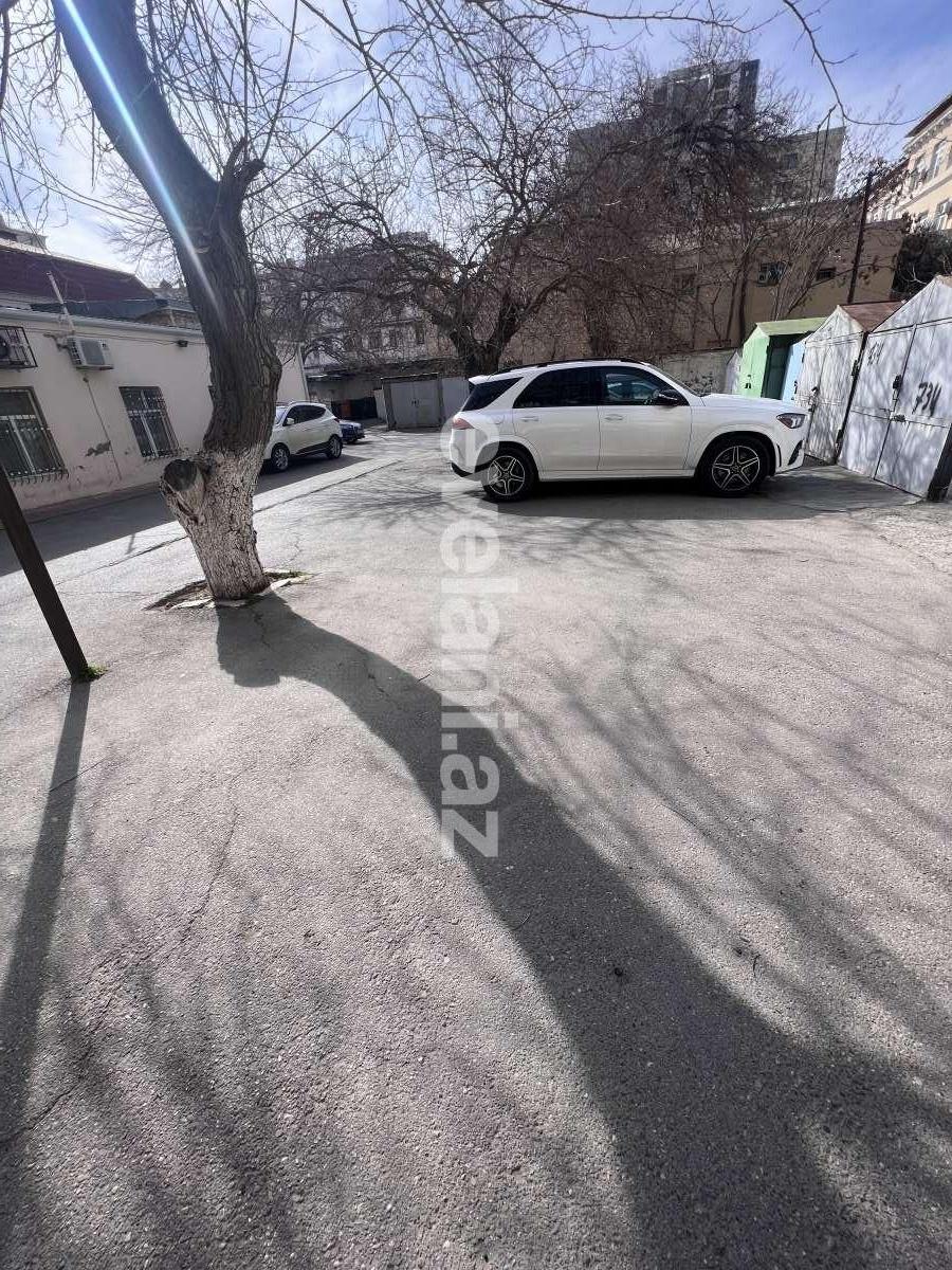 Sale, old building, 3 room, 117 m², Baku, Nasimi r, 28 may m.