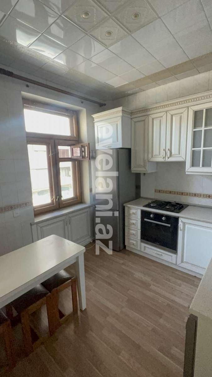 Sale, old building, 3 room, 117 m², Baku, Nasimi r, 28 may m.