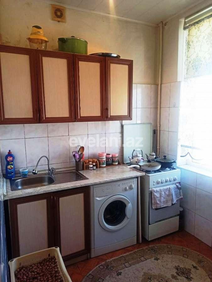Satılır, köhnə tikili, 2 otaqlı, 55 m², Bakı, Yasamal r, Elmlər Akademiyası m.
