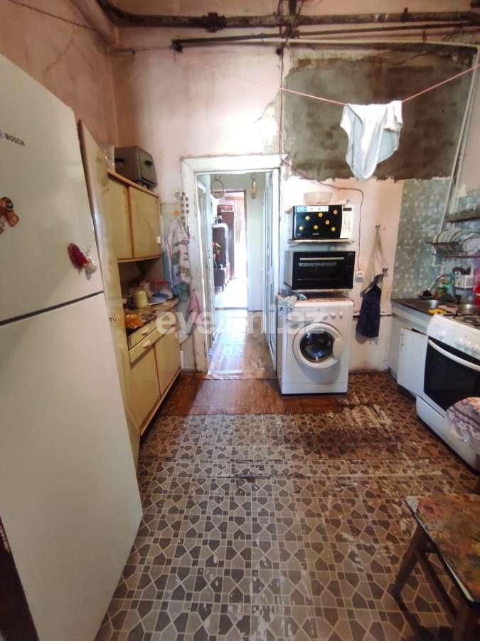 Sale, old building, 4 room, 95 m², Baku, Yasamal r, Elmlar Akademiyası m.