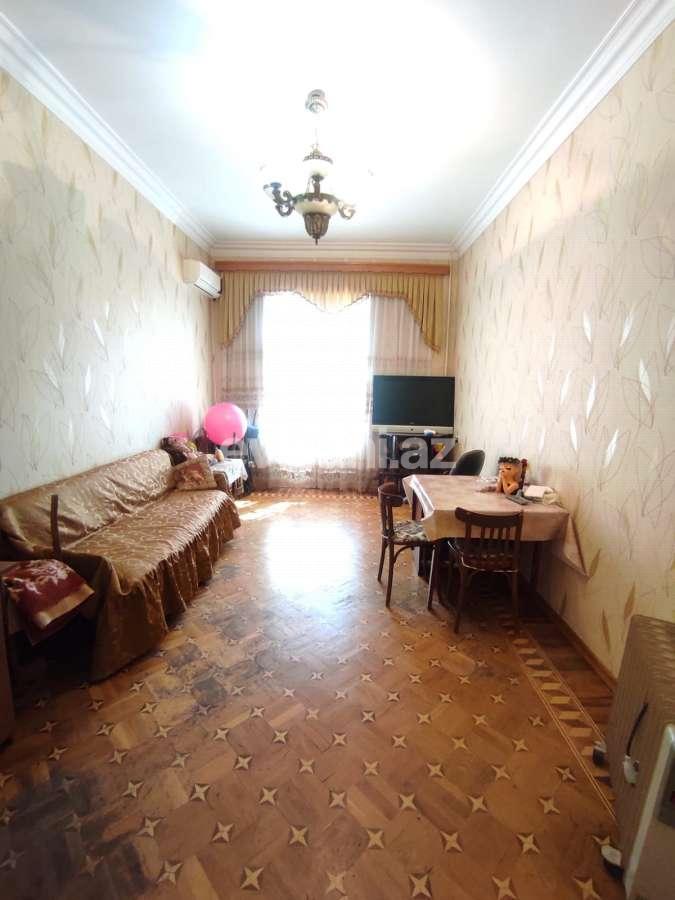 Sale, old building, 4 room, 95 m², Baku, Yasamal r, Elmlar Akademiyası m.