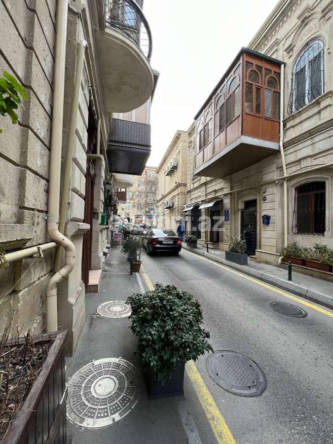 Сдаётся, вторичка, 1-комнаты, 30 m², Баку, Сабаильский r, Ичери Шехер m.