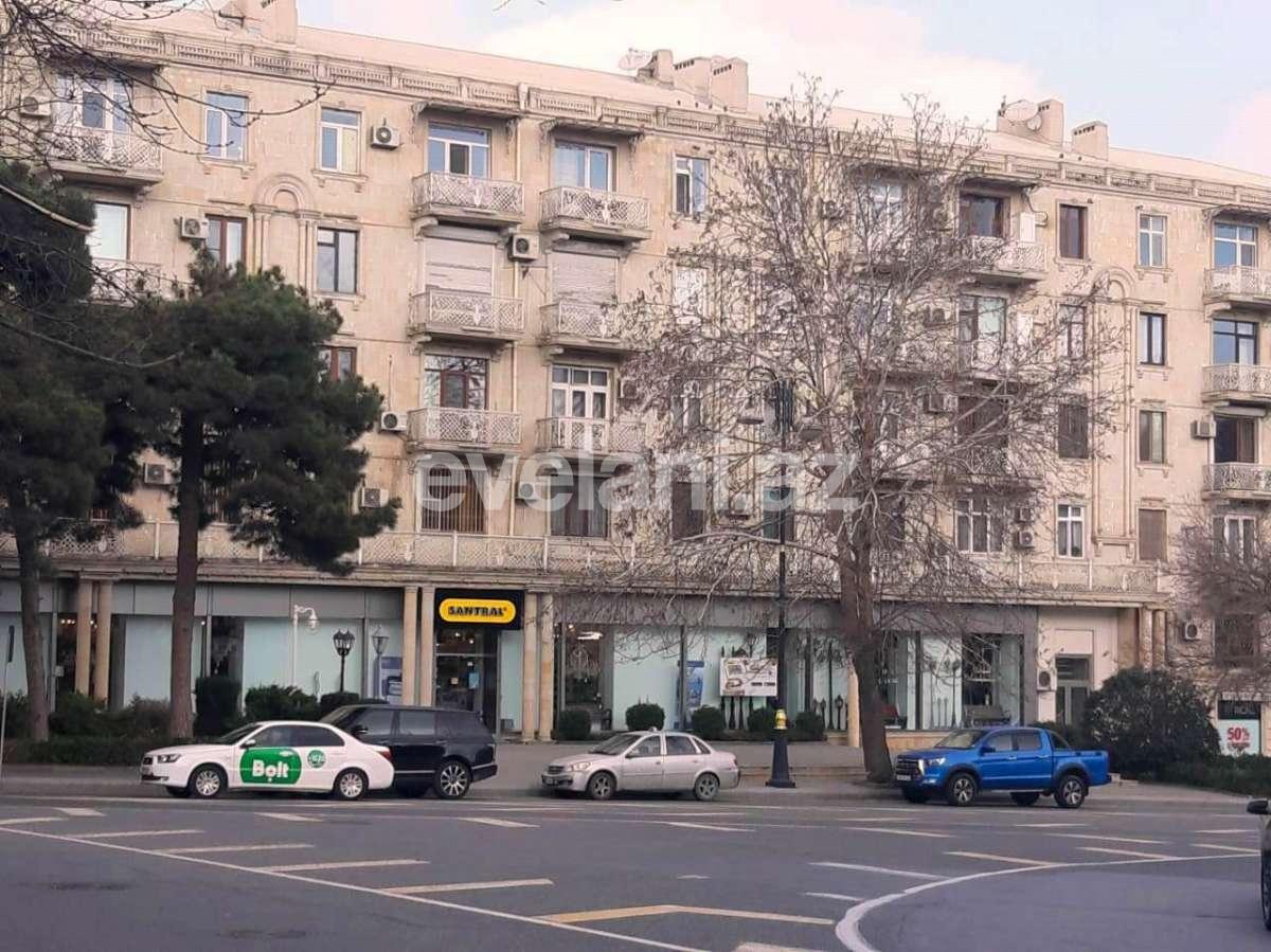 Satılır, köhnə tikili, 2 otaqlı, 55 m², Bakı, Yasamal r, Elmlər Akademiyası m.