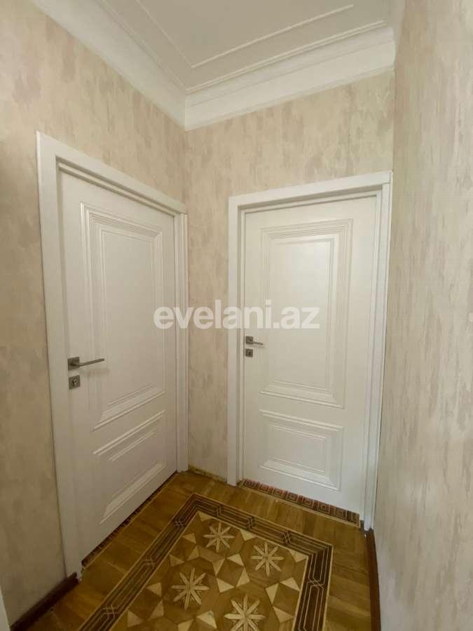 Satılır, köhnə tikili, 2 otaqlı, 57 m², Bakı, Binəqədi r, 8-ci mikrorayon q, Azadlıq prospekti m.