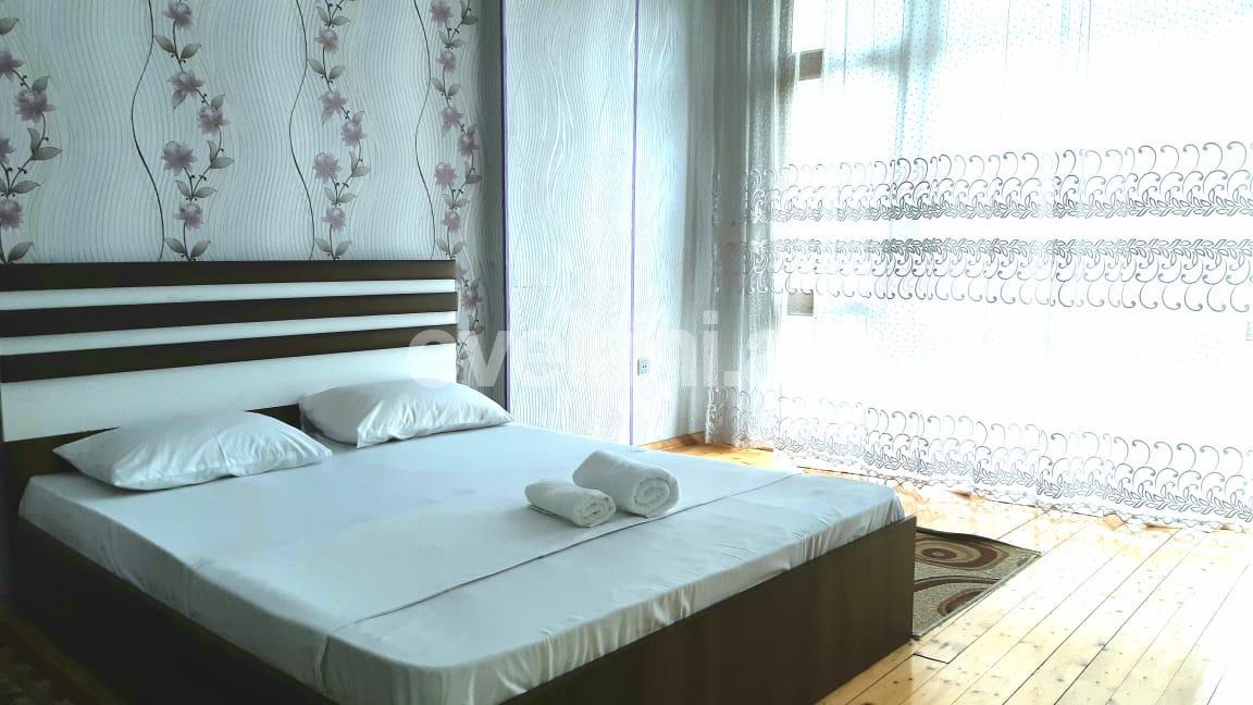 Rent, new building, 3 room, 130 m², Baku, Nasimi r.