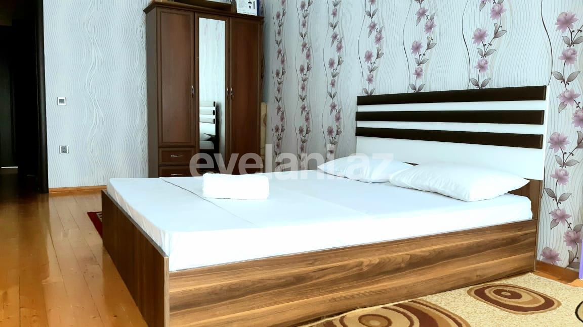 Rent, new building, 3 room, 130 m², Baku, Nasimi r.