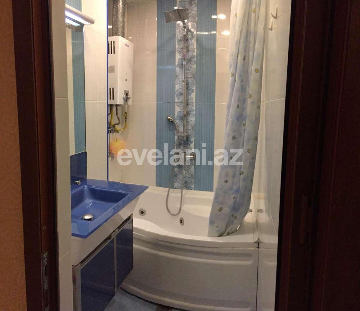 Satılır, köhnə tikili, 4 otaqlı, 120 m², Bakı, Binəqədi r, 8-ci mikrorayon q, Azadlıq prospekti m.