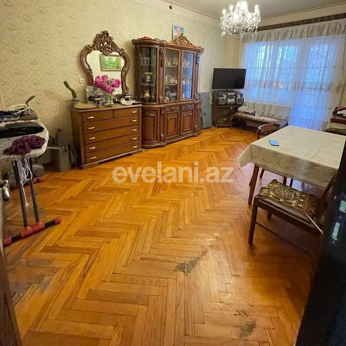 Satılır, köhnə tikili, 4 otaqlı, 110 m², Bakı, Binəqədi r, 8-ci mikrorayon q.