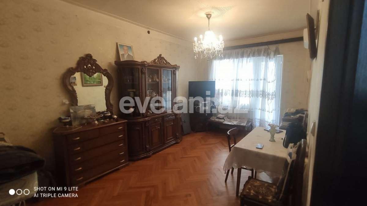 Satılır, köhnə tikili, 4 otaqlı, 110 m², Bakı, Binəqədi r, 8-ci mikrorayon q.
