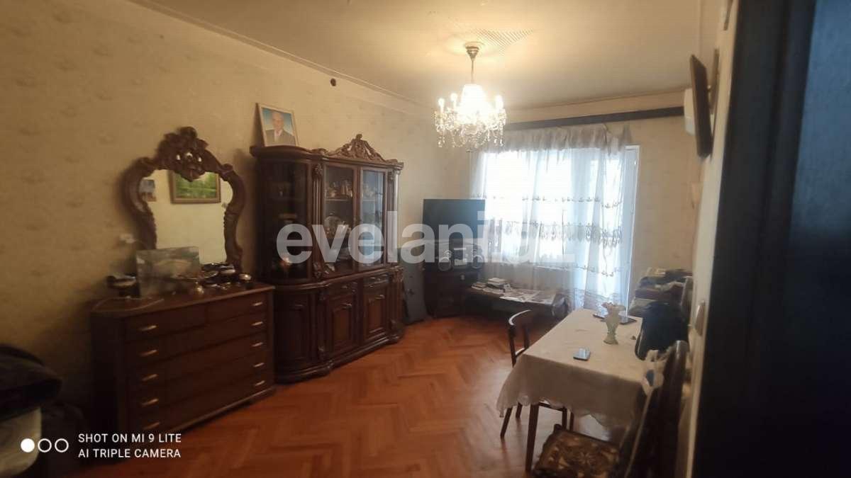 Satılır, köhnə tikili, 4 otaqlı, 110 m², Bakı, Binəqədi r, 8-ci mikrorayon q.