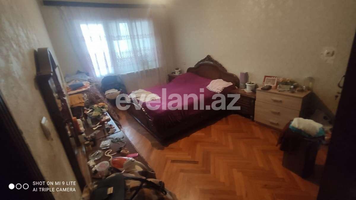 Satılır, köhnə tikili, 4 otaqlı, 110 m², Bakı, Binəqədi r, 8-ci mikrorayon q.