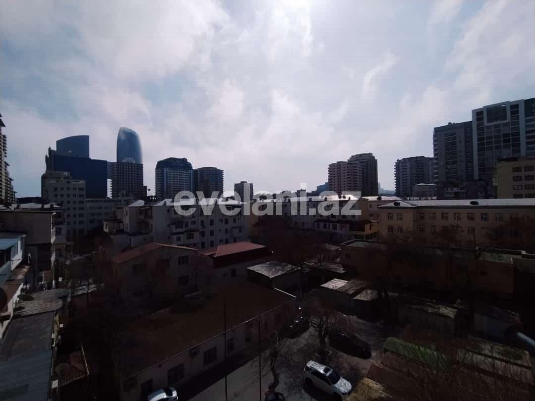 Satılır, köhnə tikili, 3 otaqlı, 77 m², Bakı, Nəsimi r, 28 may m.