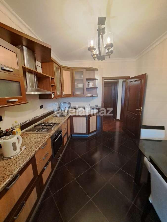 Kirayə verilir, yeni tikili, 3 otaqlı, 110 m², Bakı, Səbail r, İçəri Şəhər m.