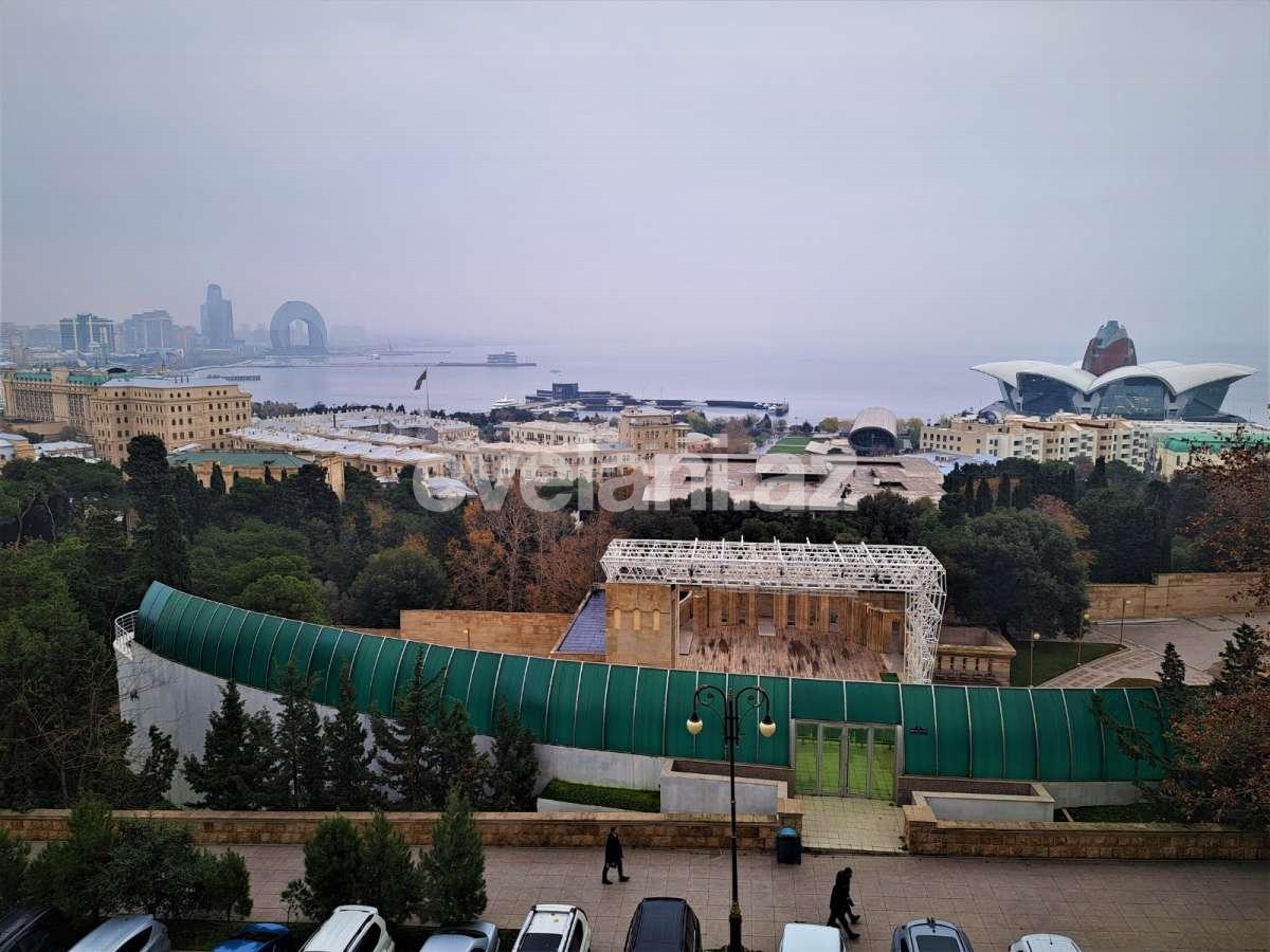 Kirayə verilir, yeni tikili, 3 otaqlı, 110 m², Bakı, Səbail r, İçəri Şəhər m.