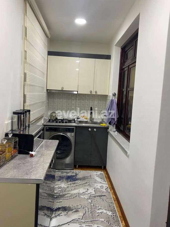 Kirayə verilir, köhnə tikili, 3 otaqlı, 55 m², Bakı, Nəsimi r, 4-cü mikrorayon q, Memar Əcəmi m.