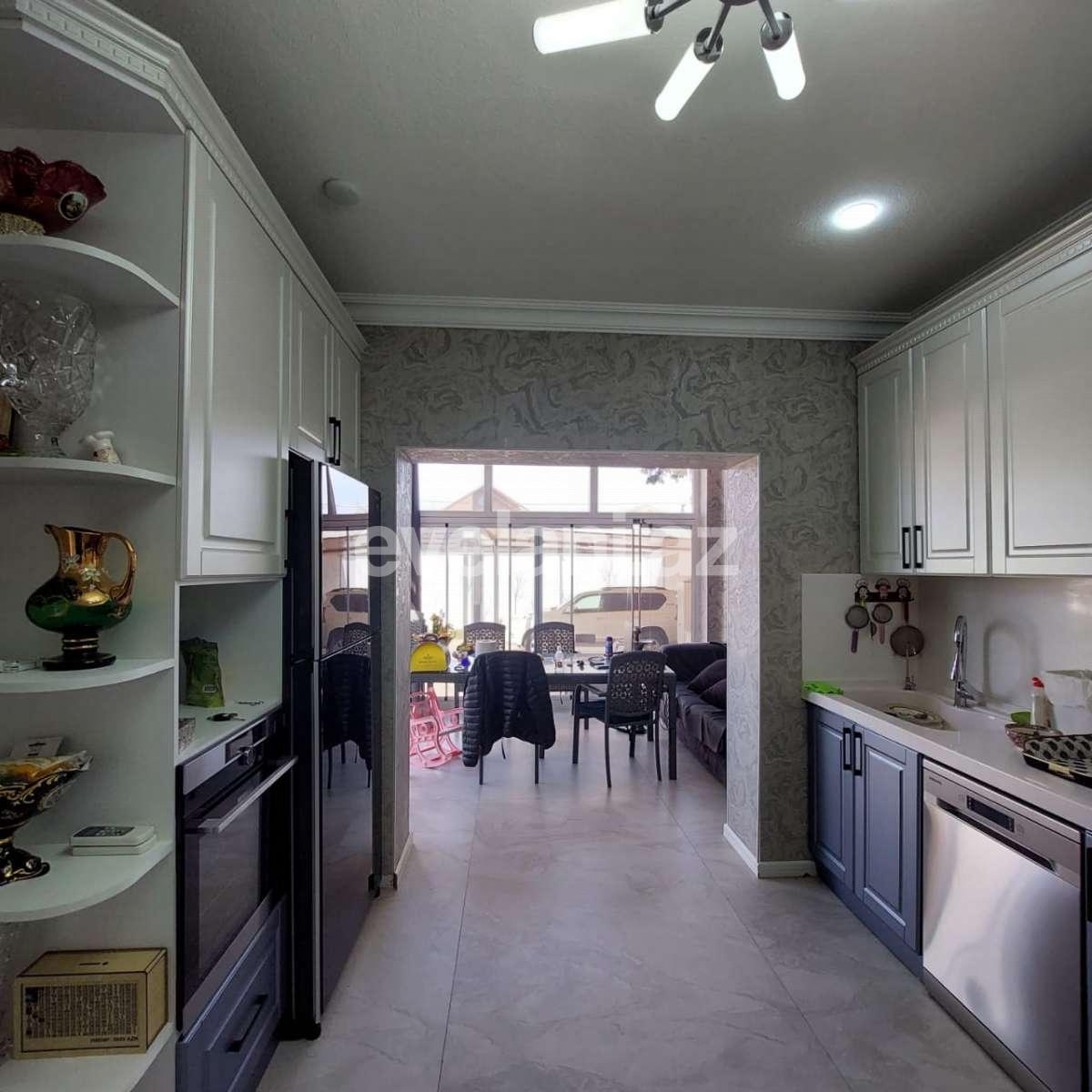 Satılır, həyət evi / bağ, 8 otaqlı, 240 m², Bakı, Xəzər r, Buzovna q.