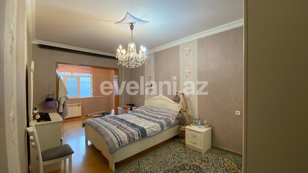 Продаётся, вторичка, 5-комнаты, 125 m², Баку, Бинагадинский r, 8-й микрорайон p, Азадлыг проспекти m.