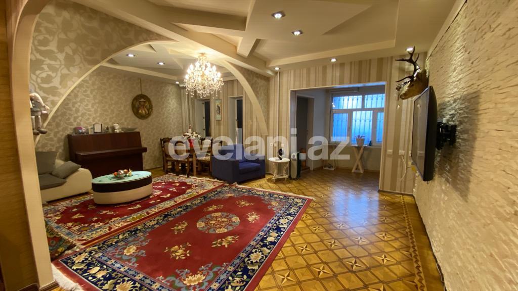 Продаётся, вторичка, 5-комнаты, 125 m², Баку, Бинагадинский r, 8-й микрорайон p, Азадлыг проспекти m.