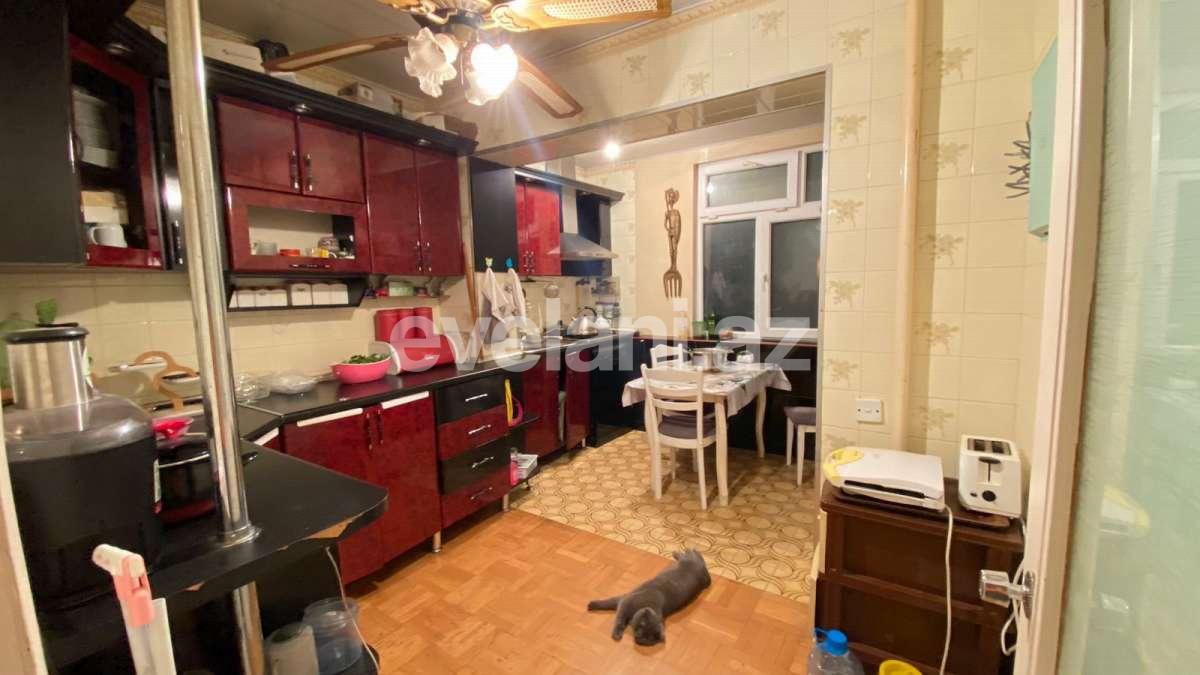 Продаётся, вторичка, 5-комнаты, 125 m², Баку, Бинагадинский r, 8-й микрорайон p, Азадлыг проспекти m.