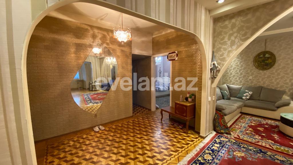 Продаётся, вторичка, 5-комнаты, 125 m², Баку, Бинагадинский r, 8-й микрорайон p, Азадлыг проспекти m.