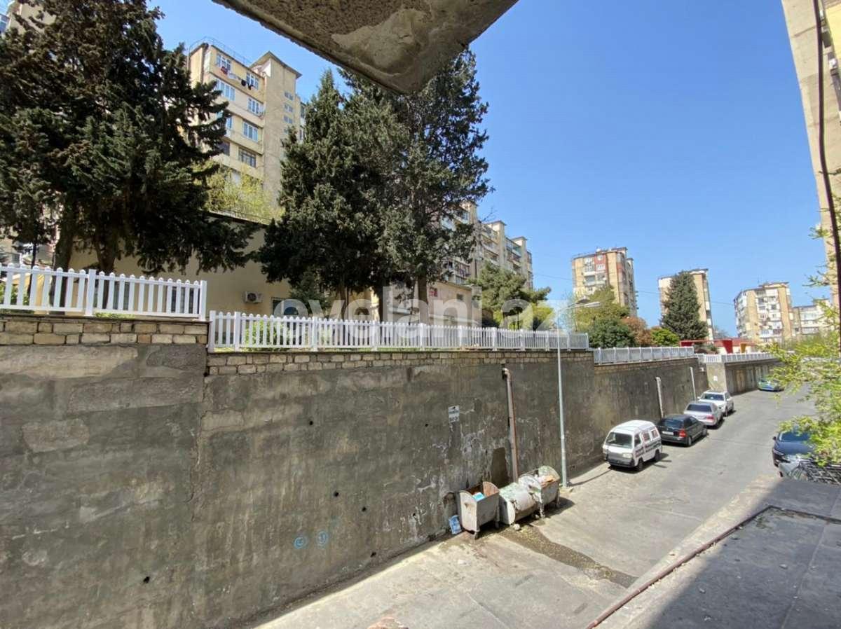 Satılır, köhnə tikili, 4 otaqlı, 120 m², Bakı, Binəqədi r, 9-cu mikrorayon q, Nəsimi m.