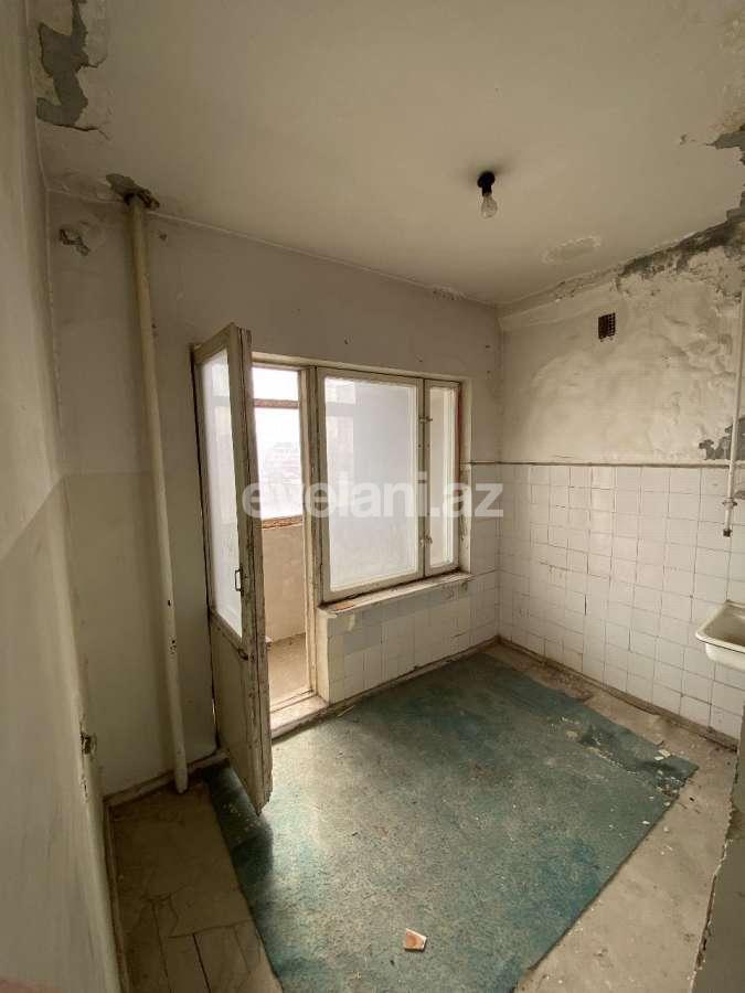 Satılır, köhnə tikili, 3 otaqlı, 90 m², Bakı, Binəqədi r, 6-cı mikrorayon q, Nəsimi m.