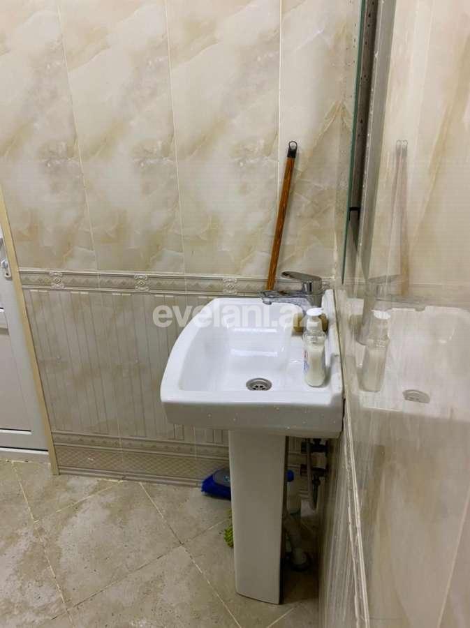 Satılır, köhnə tikili, 2 otaqlı, 60 m², Bakı, Binəqədi r, 7-ci mikrorayon q, Azadlıq prospekti m.