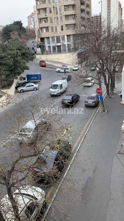 Sale, old building, 3 room, 106 m², Baku, Nasimi r.