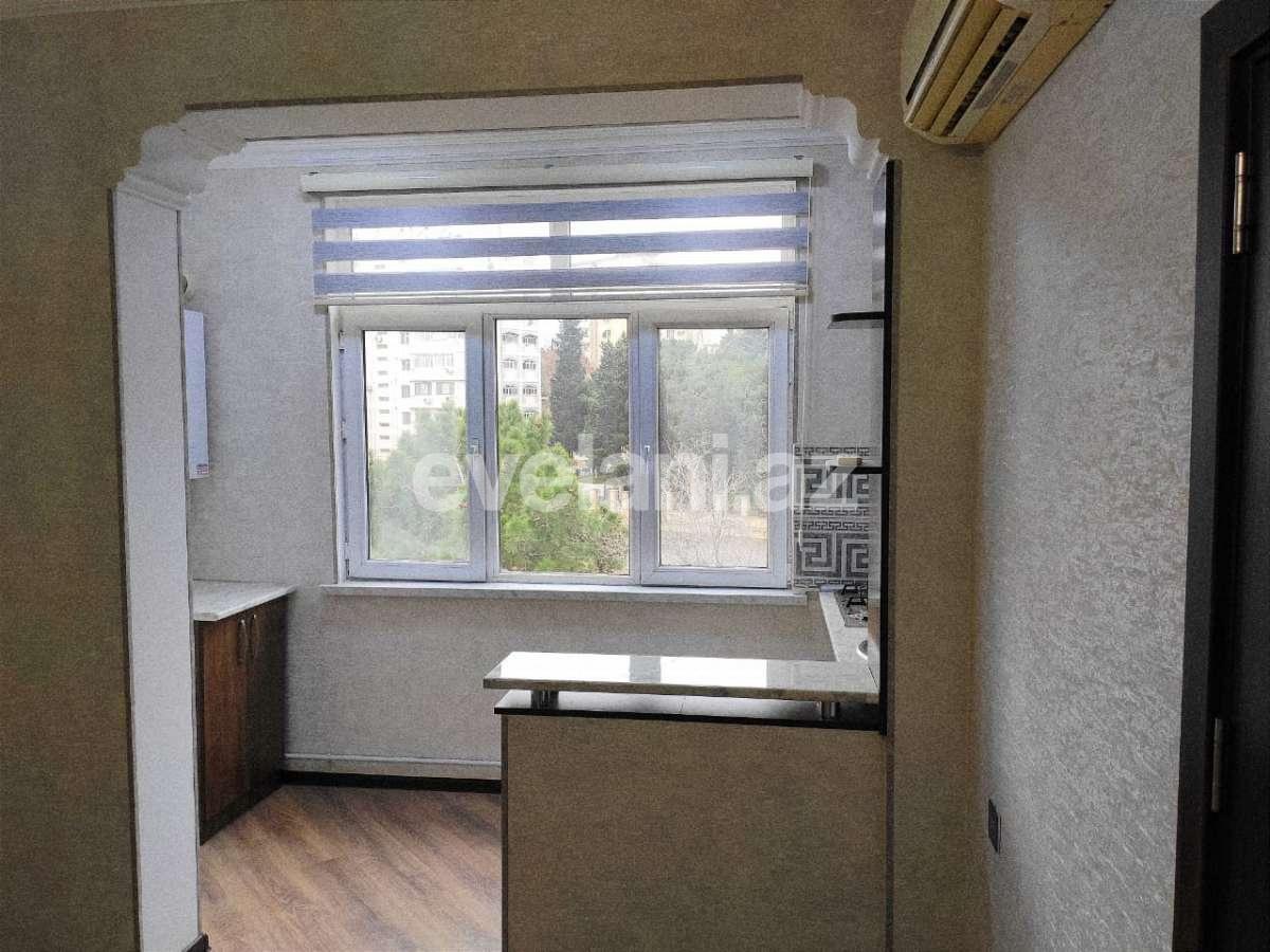 Satılır, köhnə tikili, 3 otaqlı, 60 m², Bakı, Nəsimi r, Memar Əcəmi m.