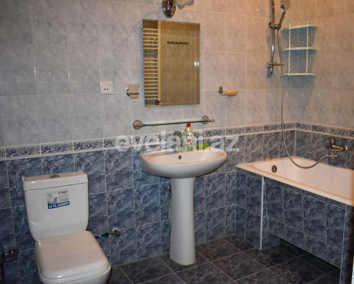 Satılır, yeni tikili, 2 otaqlı, 81 m², Bakı, Binəqədi r, 8-ci mikrorayon q, Azadlıq prospekti m.