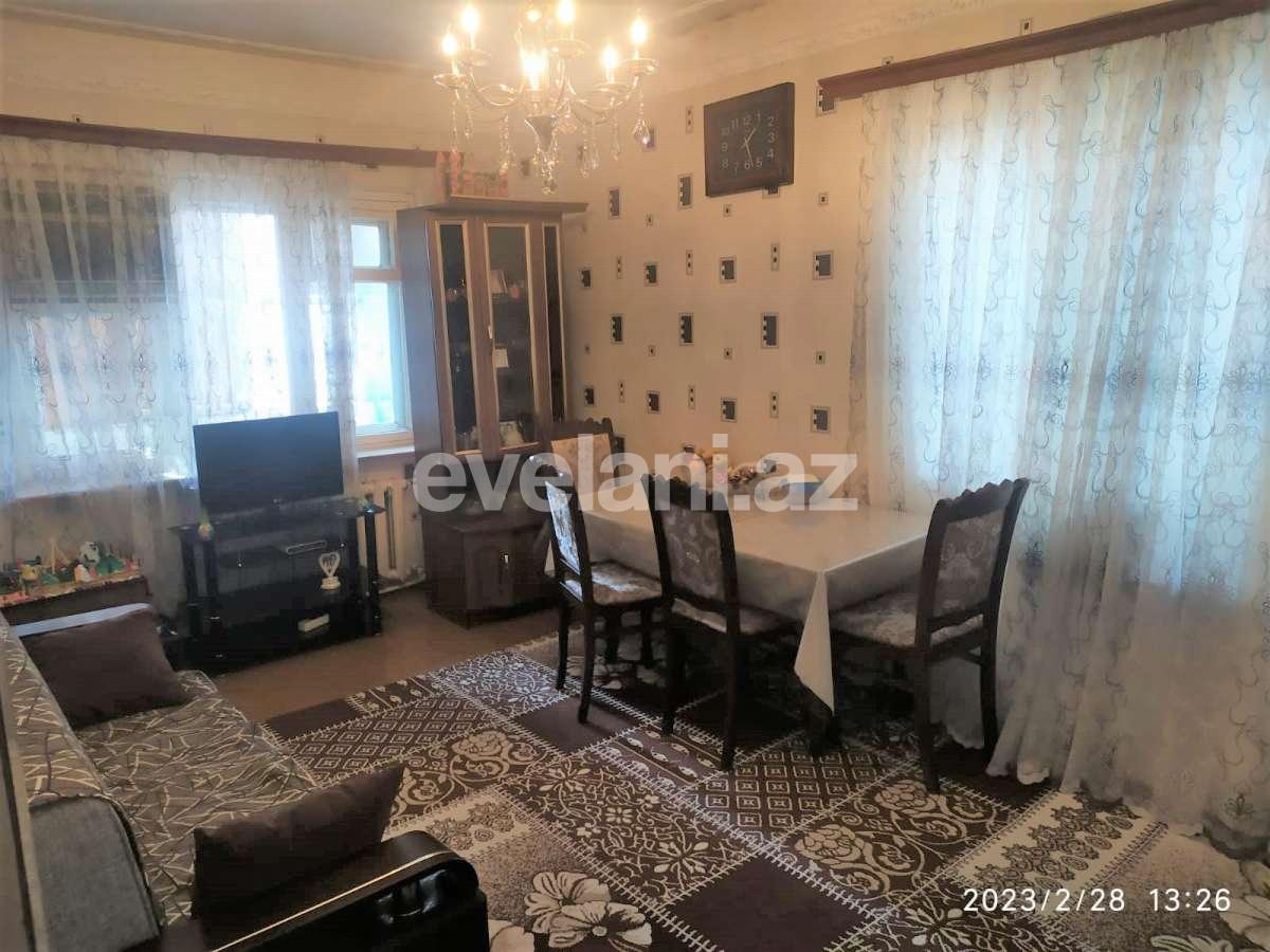 Satılır, köhnə tikili, 3 otaqlı, 85 m², Bakı, Binəqədi r, 8-ci mikrorayon q, Azadlıq prospekti m.