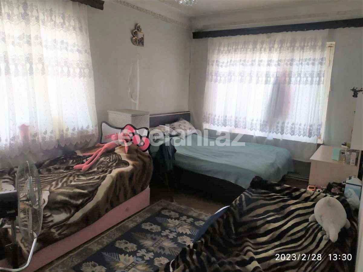 Satılır, köhnə tikili, 3 otaqlı, 85 m², Bakı, Binəqədi r, 8-ci mikrorayon q, Azadlıq prospekti m.