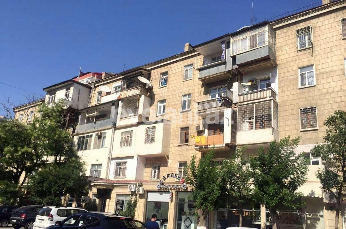 Сдаётся, вторичка, 3-комнаты, 70 m², Баку, Ясамальский r, Элмляр Академиясы m.