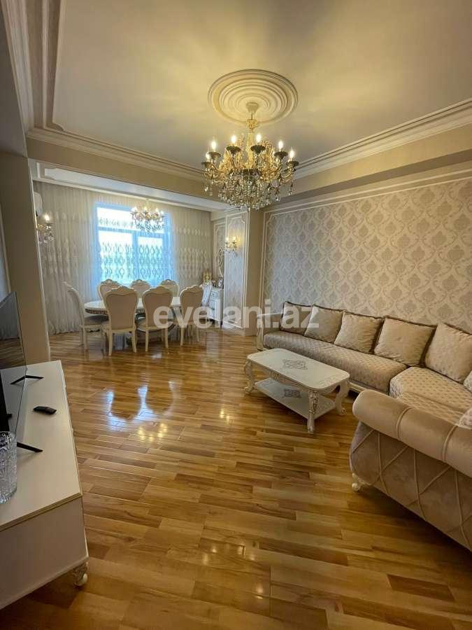Satılır, yeni tikili, 3 otaqlı, 118 m², Bakı, Binəqədi r, 8-ci mikrorayon q, Azadlıq prospekti m.