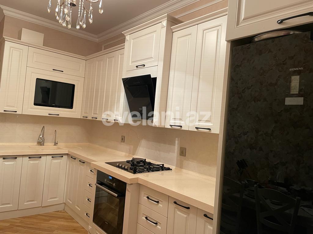 Satılır, yeni tikili, 3 otaqlı, 118 m², Bakı, Binəqədi r, 8-ci mikrorayon q, Azadlıq prospekti m.