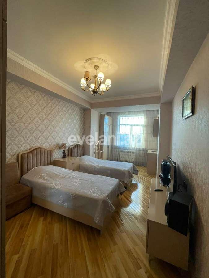 Satılır, yeni tikili, 3 otaqlı, 118 m², Bakı, Binəqədi r, 8-ci mikrorayon q, Azadlıq prospekti m.