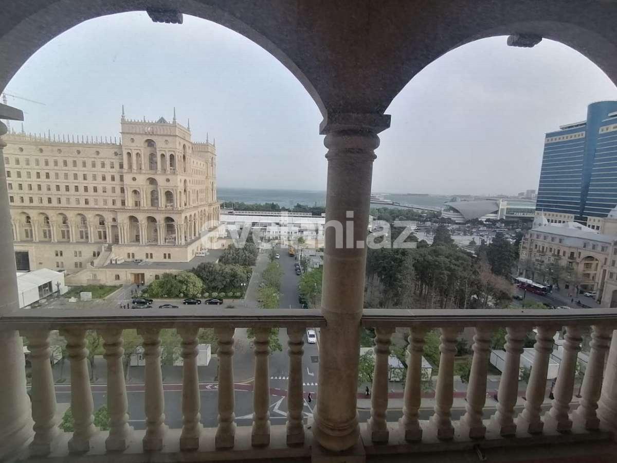 Rent, old building, 3 room, 108 m², Baku, Nasimi r, Sahil m.