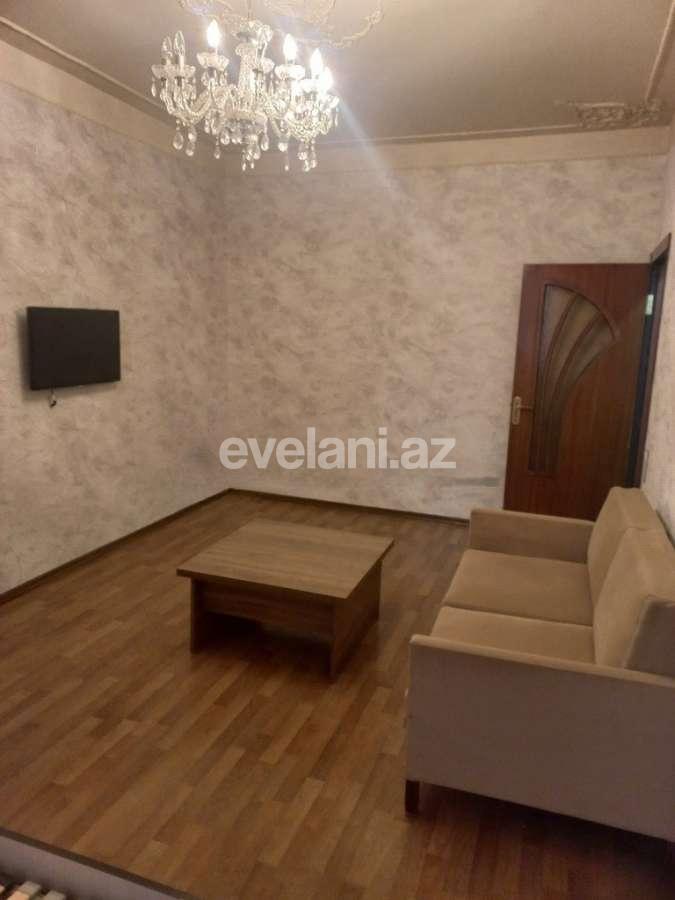 Satılır, köhnə tikili, 2 otaqlı, 50 m², Bakı, Nəsimi r, 4-cü mikrorayon q, Memar Əcəmi m.
