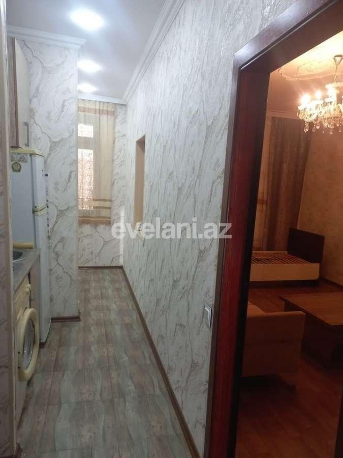 Satılır, köhnə tikili, 2 otaqlı, 50 m², Bakı, Nəsimi r, 4-cü mikrorayon q, Memar Əcəmi m.
