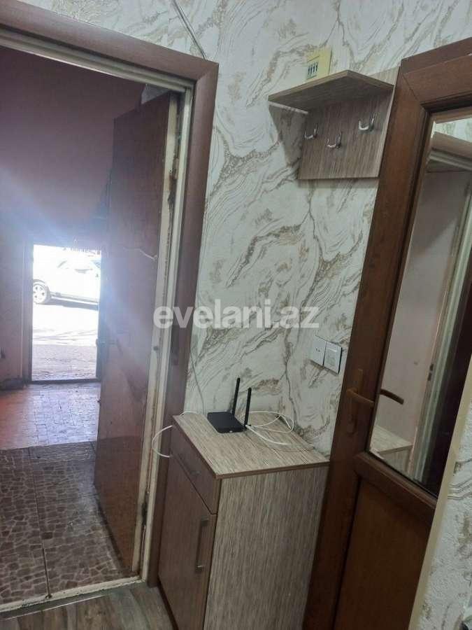 Satılır, köhnə tikili, 2 otaqlı, 50 m², Bakı, Nəsimi r, 4-cü mikrorayon q, Memar Əcəmi m.