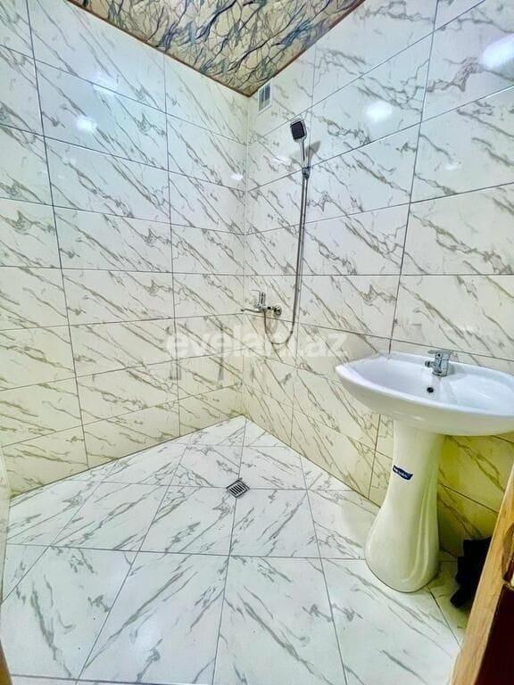 Satılır, köhnə tikili, 2 otaqlı, 60 m², Bakı, Nəsimi r, 4-cü mikrorayon q, Nəsimi m.