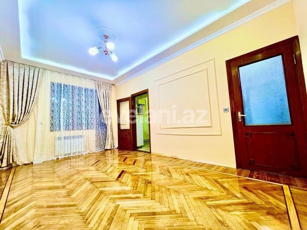 Satılır, köhnə tikili, 2 otaqlı, 60 m², Bakı, Nəsimi r, 4-cü mikrorayon q, Nəsimi m.