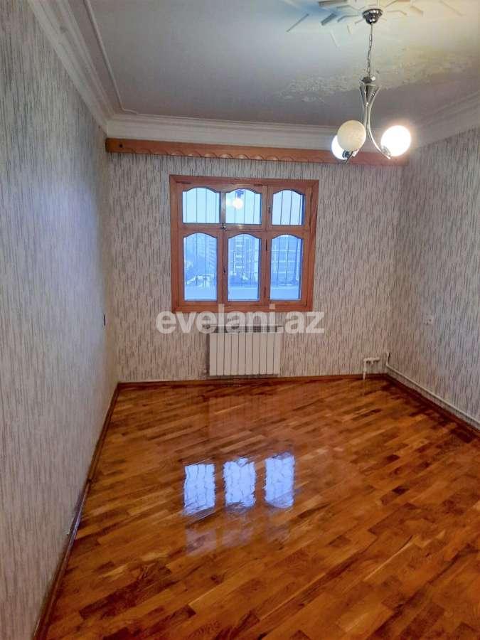 Satılır, köhnə tikili, 3 otaqlı, 90 m², Bakı, Binəqədi r, 6-cı mikrorayon q, Azadlıq prospekti m.