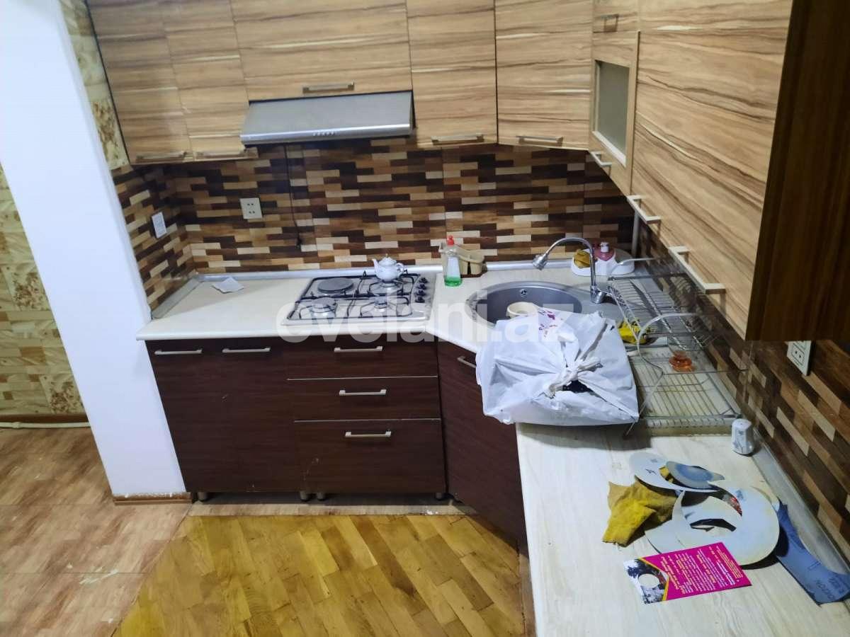 Satılır, köhnə tikili, 3 otaqlı, 90 m², Bakı, Binəqədi r, 6-cı mikrorayon q, Azadlıq prospekti m.