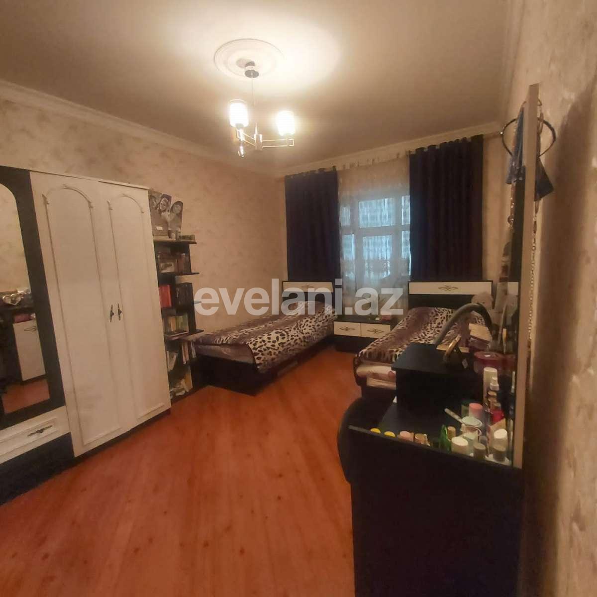 Satılır, köhnə tikili, 3 otaqlı, 90 m², Bakı, Binəqədi r, 9-cu mikrorayon q, Memar Əcəmi m.
