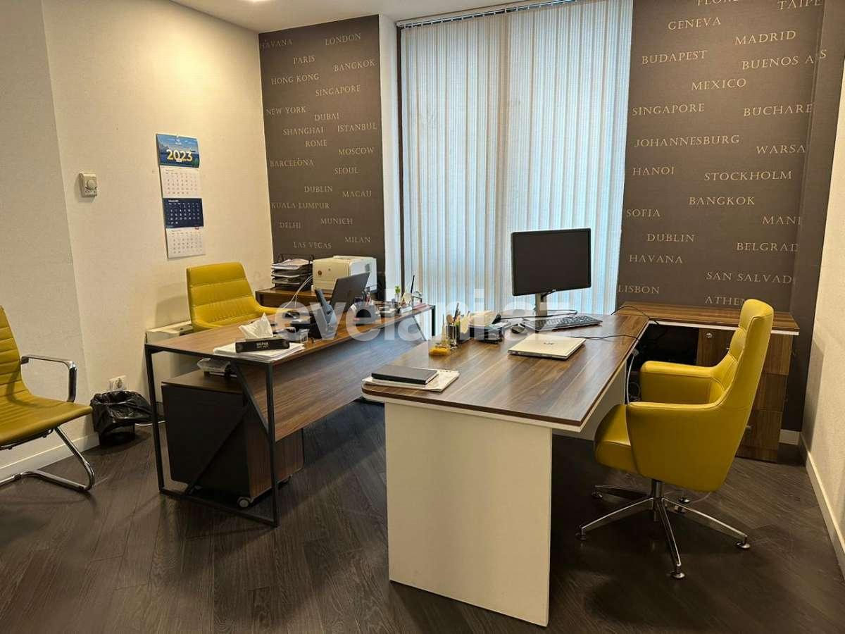 Satılır, ofis, 4 otaqlı, 180 m², Bakı, Səbail r, Sahil m.